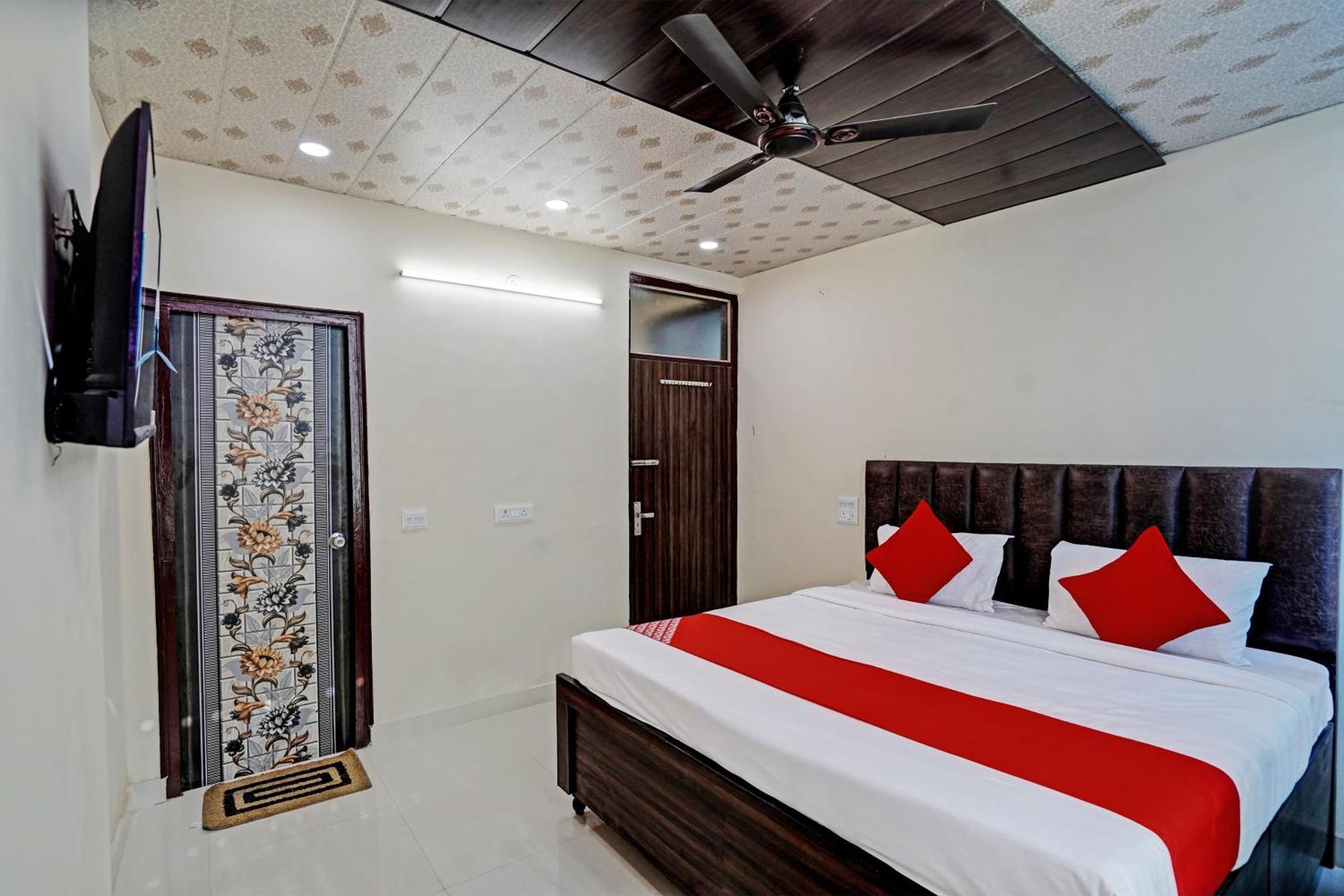 Oyo Flagship Evergreen Tower Hotel Ghaziabad Eksteriør bilde