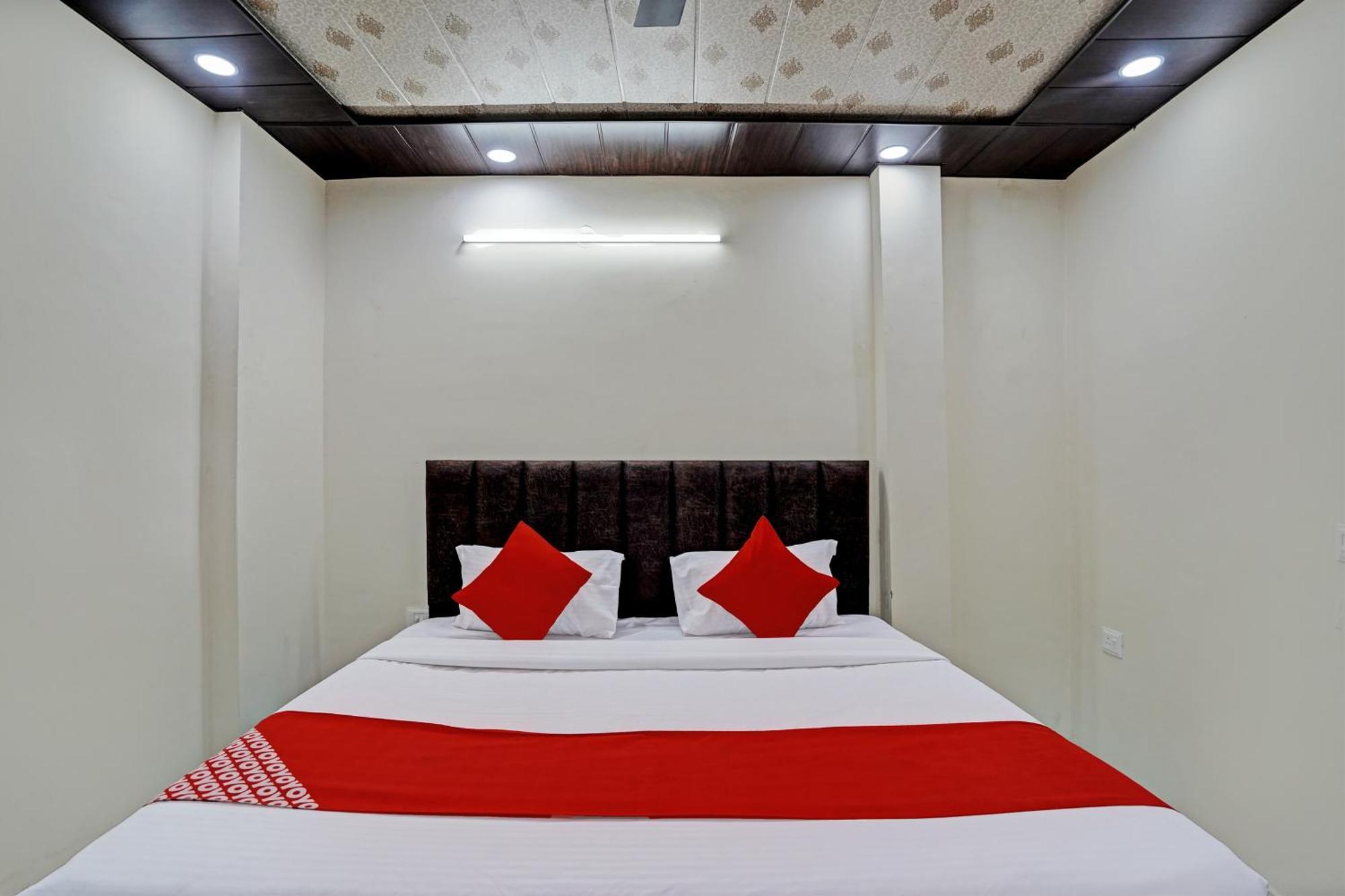Oyo Flagship Evergreen Tower Hotel Ghaziabad Eksteriør bilde