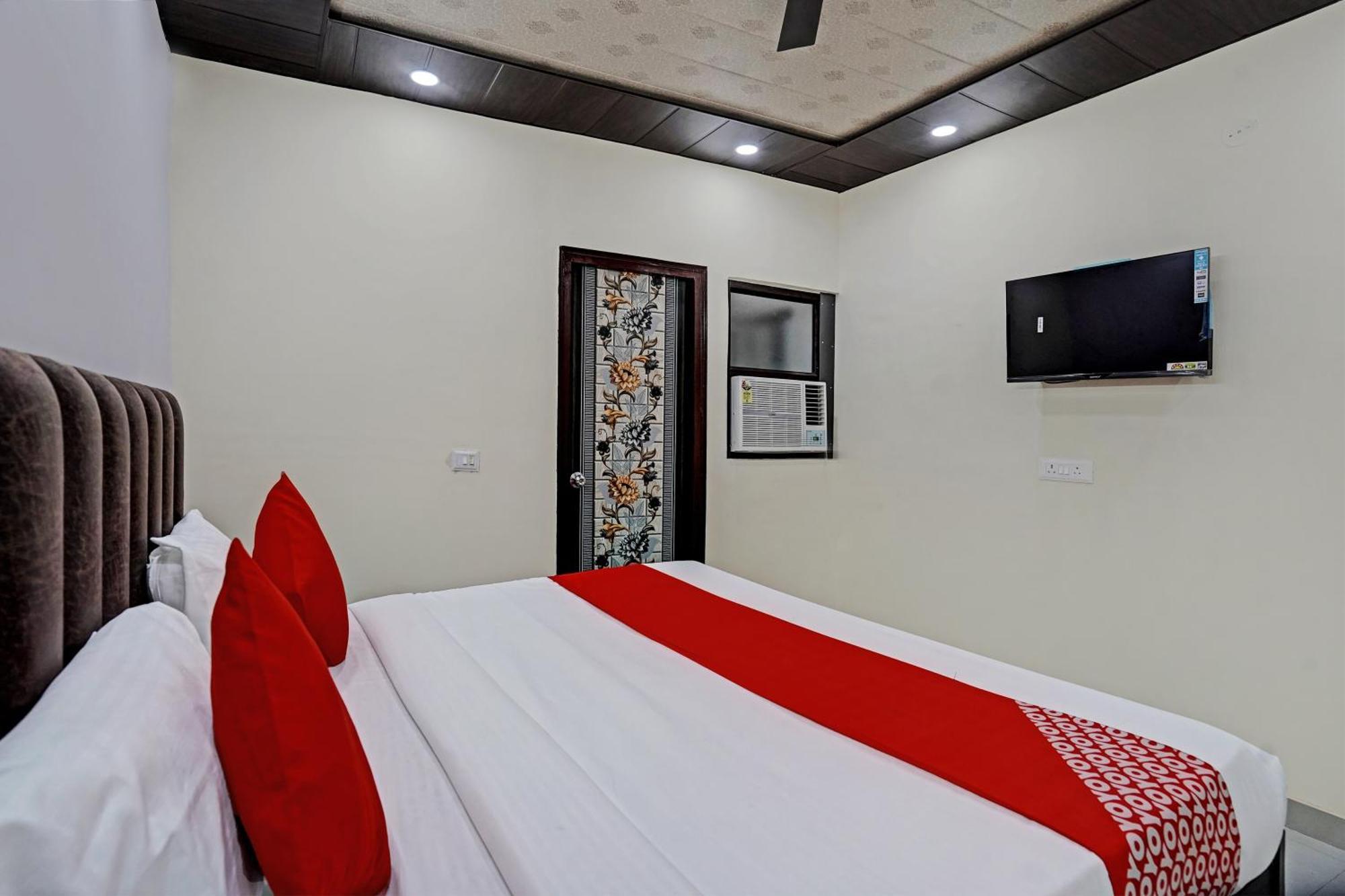 Oyo Flagship Evergreen Tower Hotel Ghaziabad Eksteriør bilde