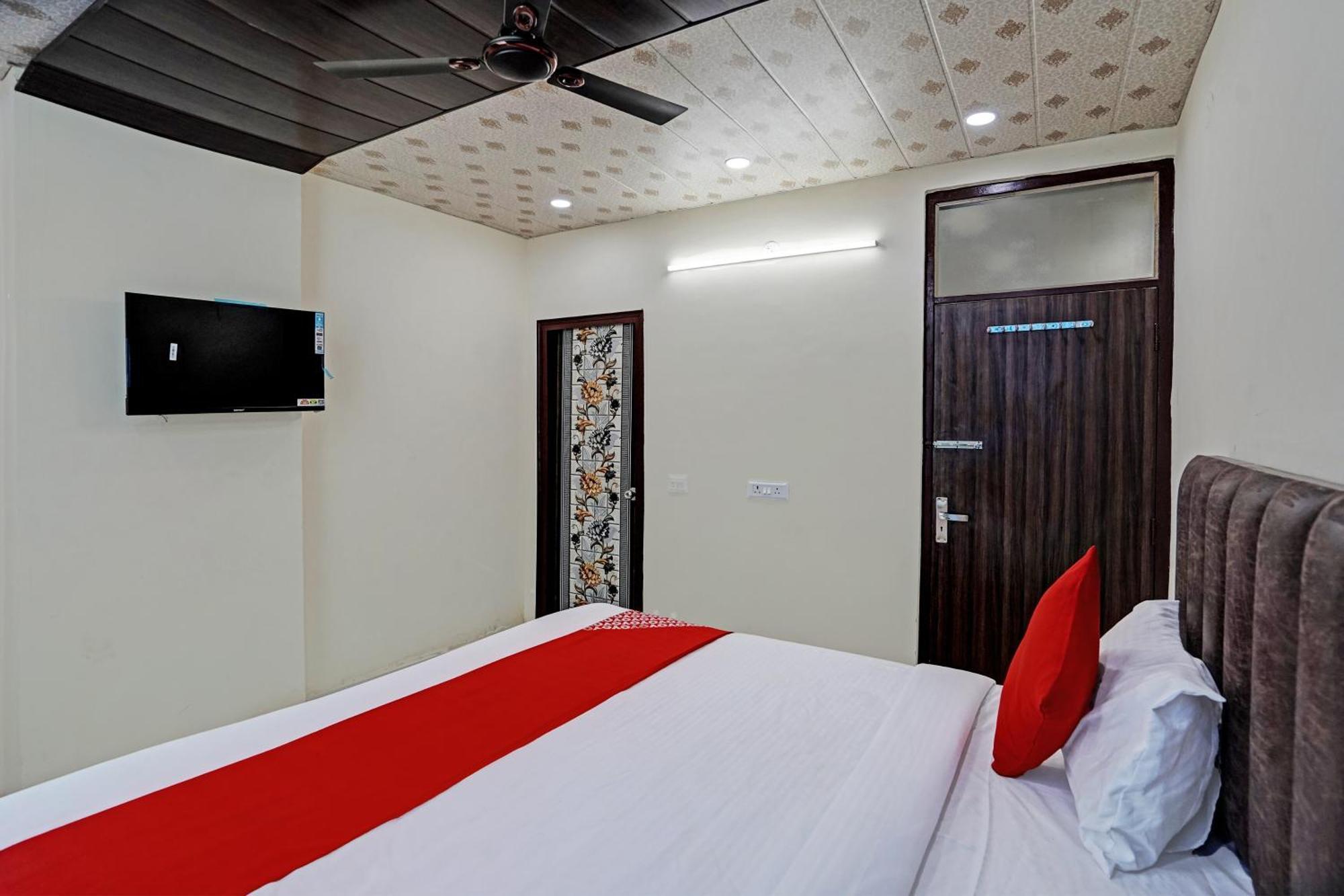 Oyo Flagship Evergreen Tower Hotel Ghaziabad Eksteriør bilde
