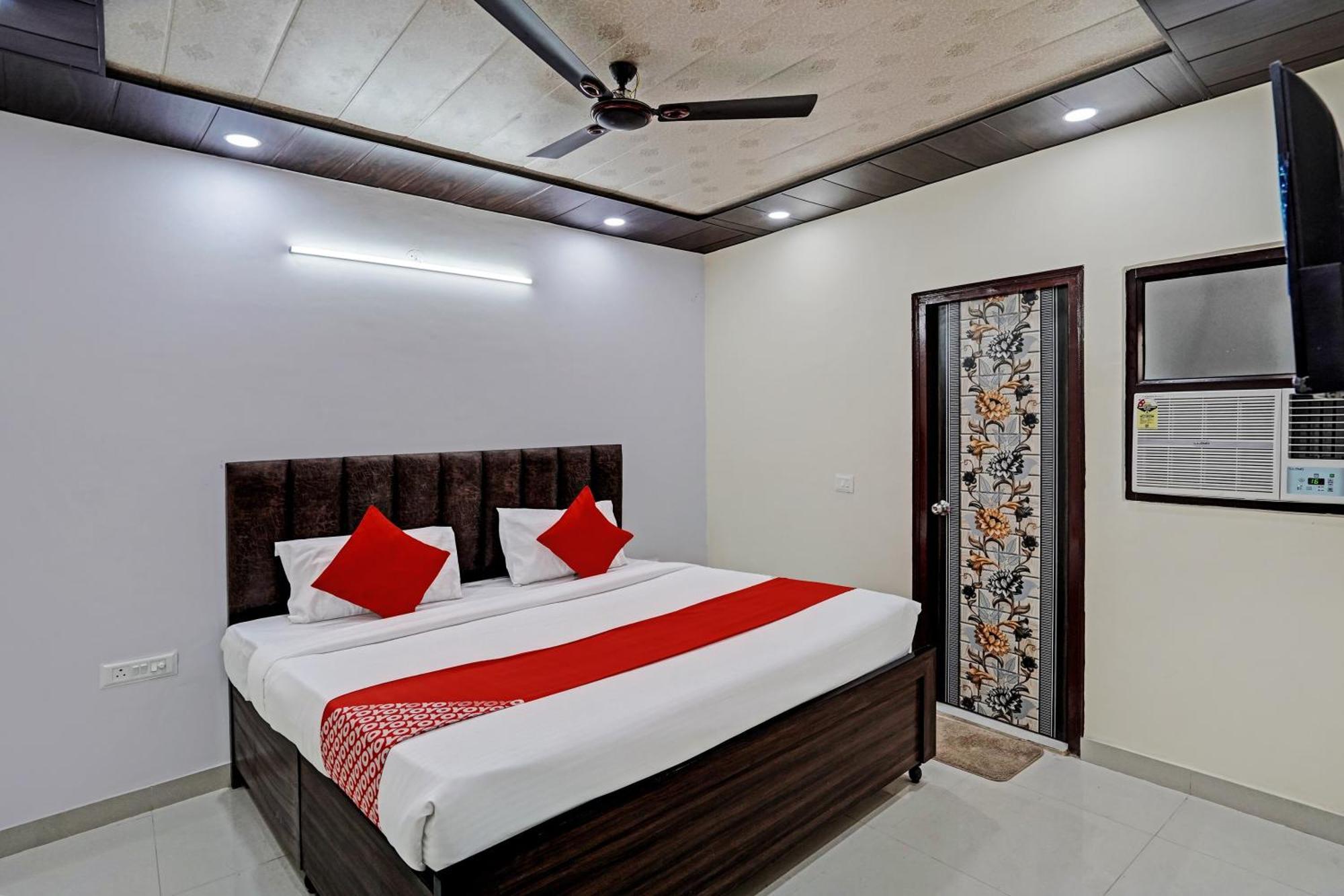 Oyo Flagship Evergreen Tower Hotel Ghaziabad Eksteriør bilde