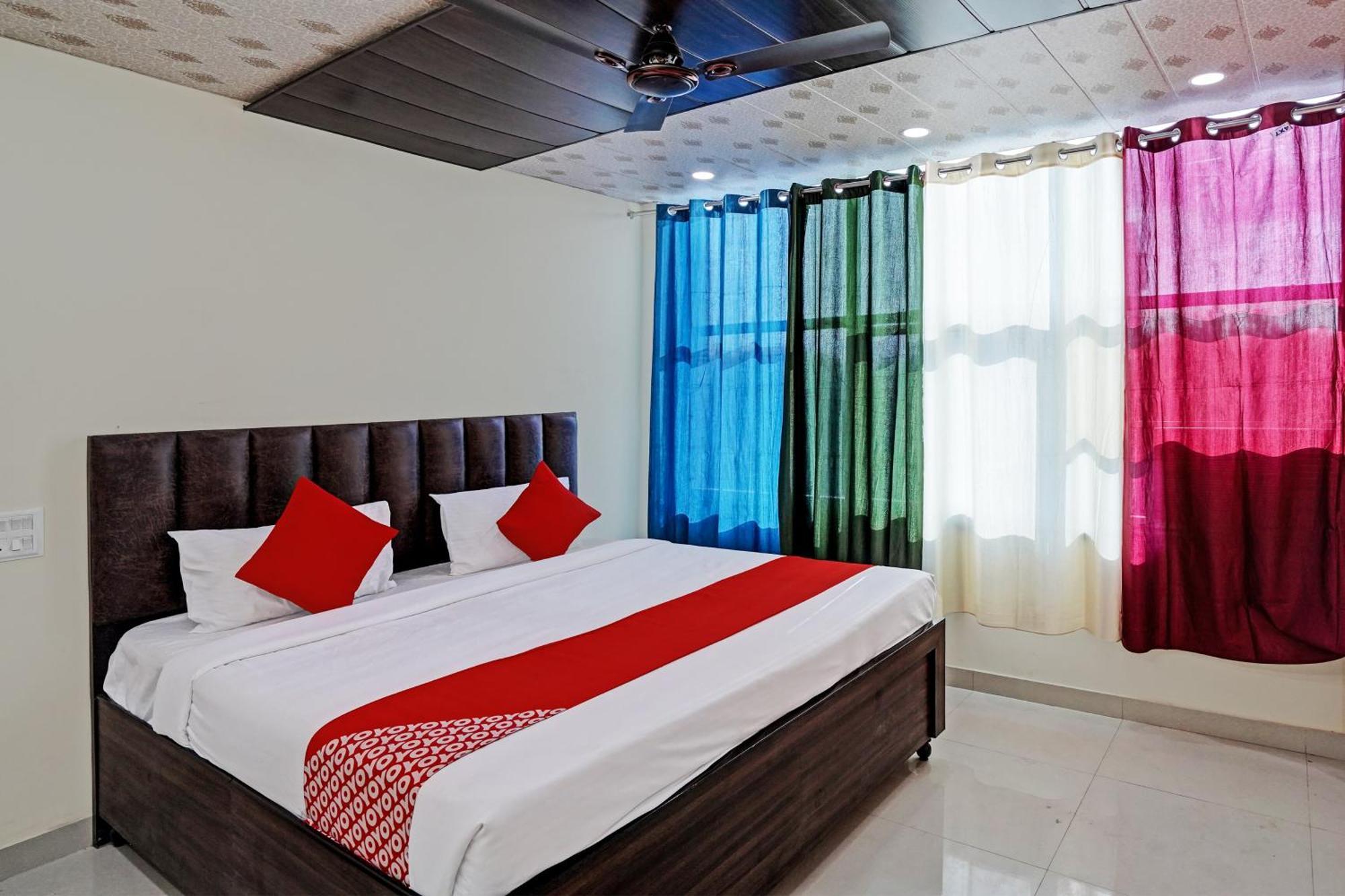Oyo Flagship Evergreen Tower Hotel Ghaziabad Eksteriør bilde
