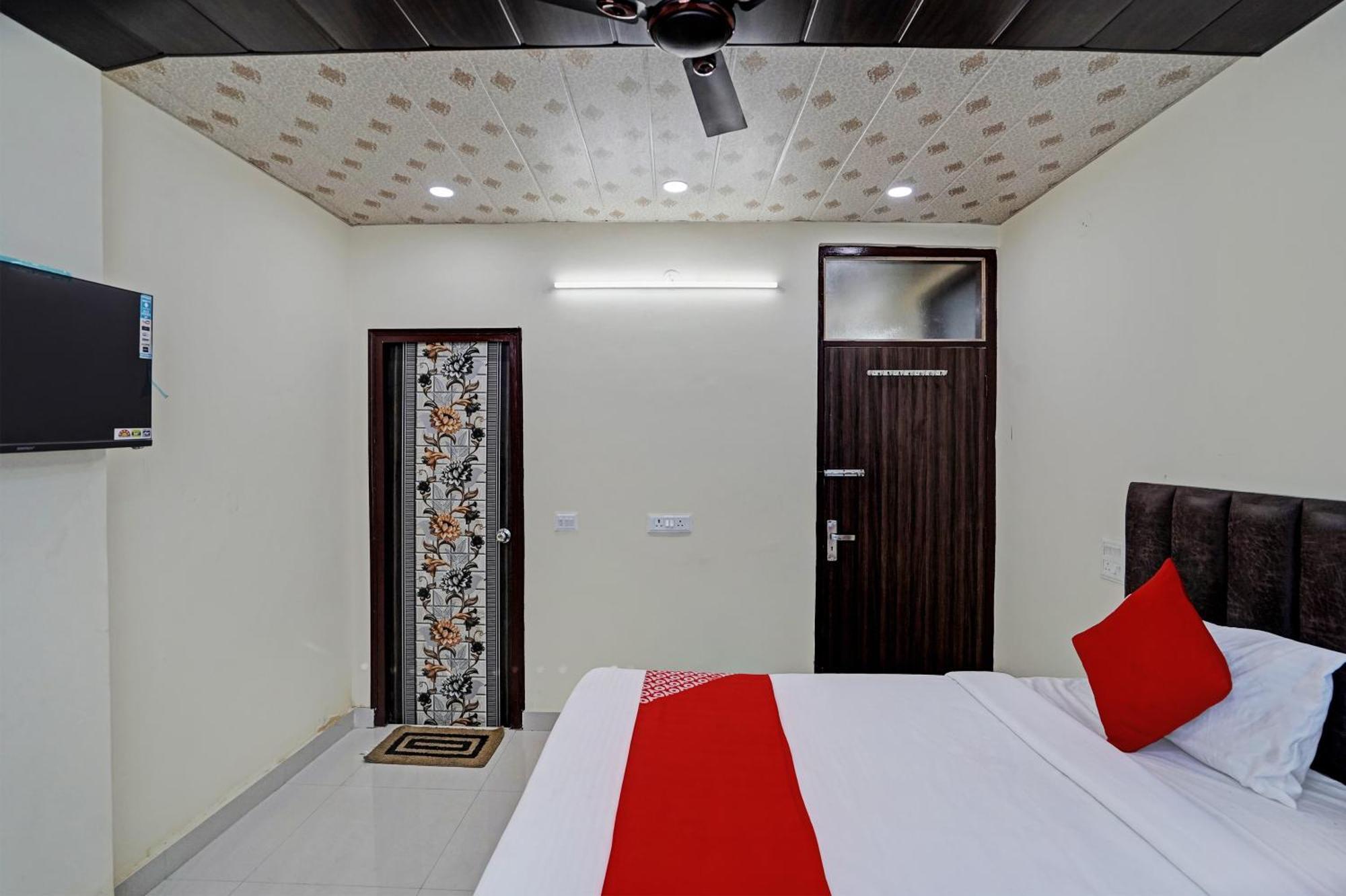 Oyo Flagship Evergreen Tower Hotel Ghaziabad Eksteriør bilde